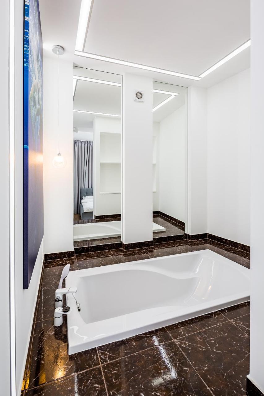 Royal Premier Apartment Lviv Kültér fotó